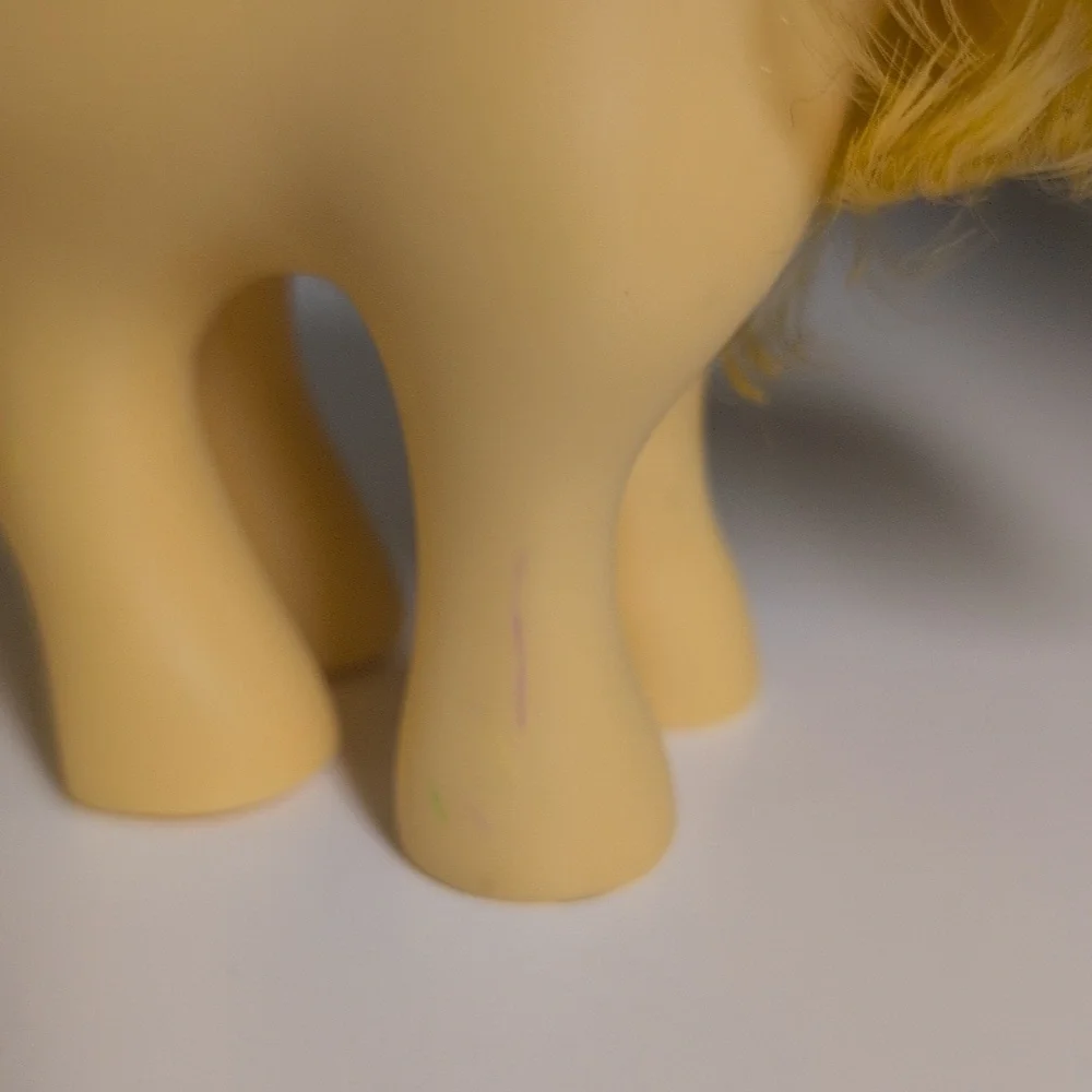 💜2/$20💜 My Little Pony Butterscotch, 35th Anniversary Pony, Excellent Conditio - Picture 2 of 4
